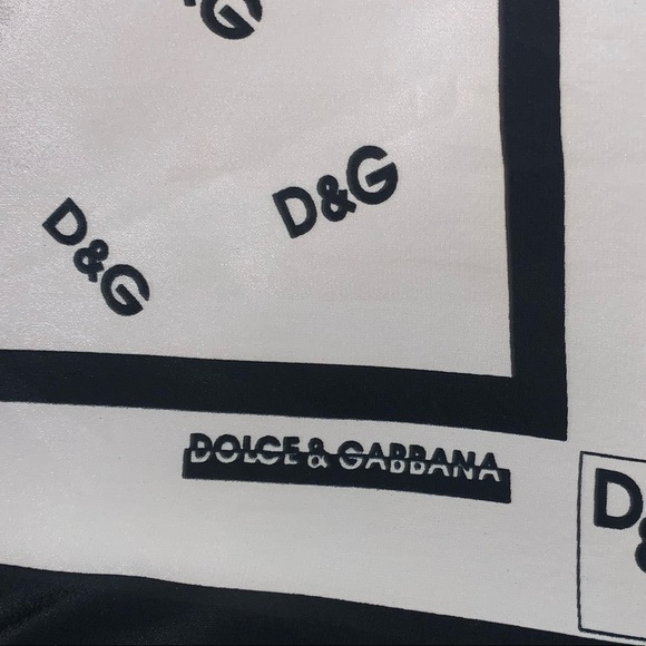 🛍🛍💯DOLCE & GABBANA Silk Foulard/ Square Scarf. - Picture 11 of 16